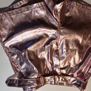 Metallic pink shorts size Large with belt Kiwi brand